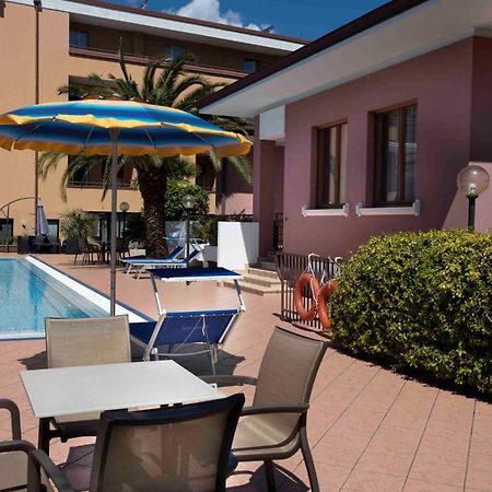 Sunlake Hotel Riva del Garda Bagian luar foto