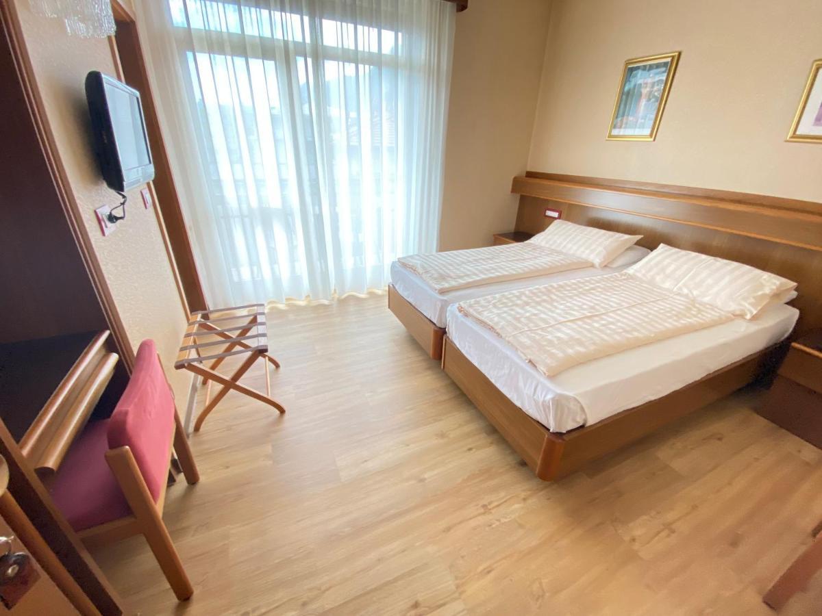 Sunlake Hotel Riva del Garda Bagian luar foto