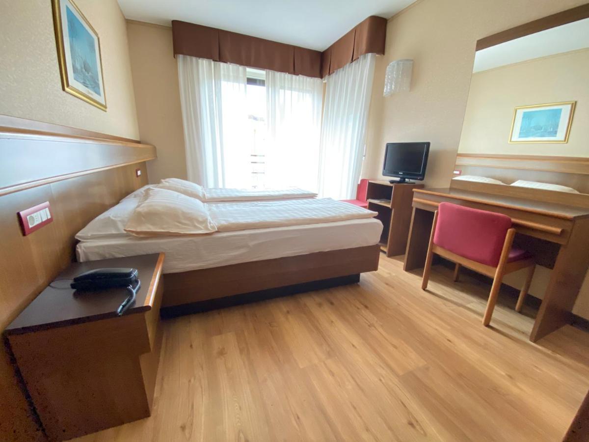 Sunlake Hotel Riva del Garda Bagian luar foto