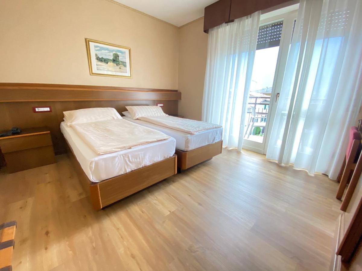 Sunlake Hotel Riva del Garda Bagian luar foto