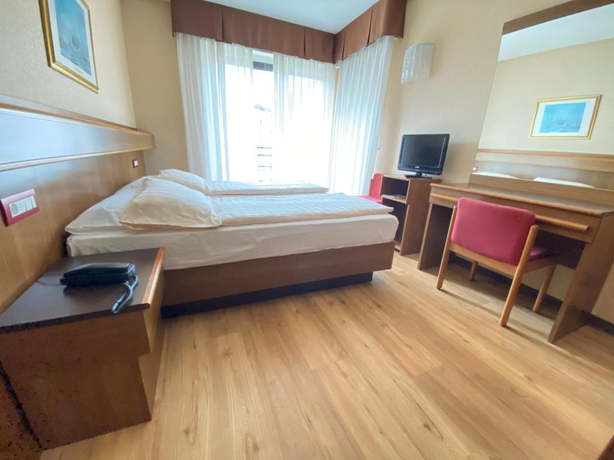 Sunlake Hotel Riva del Garda Bagian luar foto
