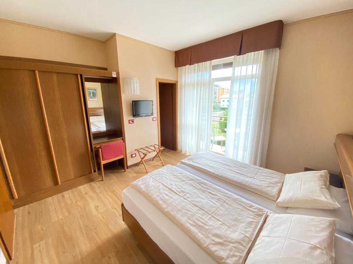 Sunlake Hotel Riva del Garda Bagian luar foto