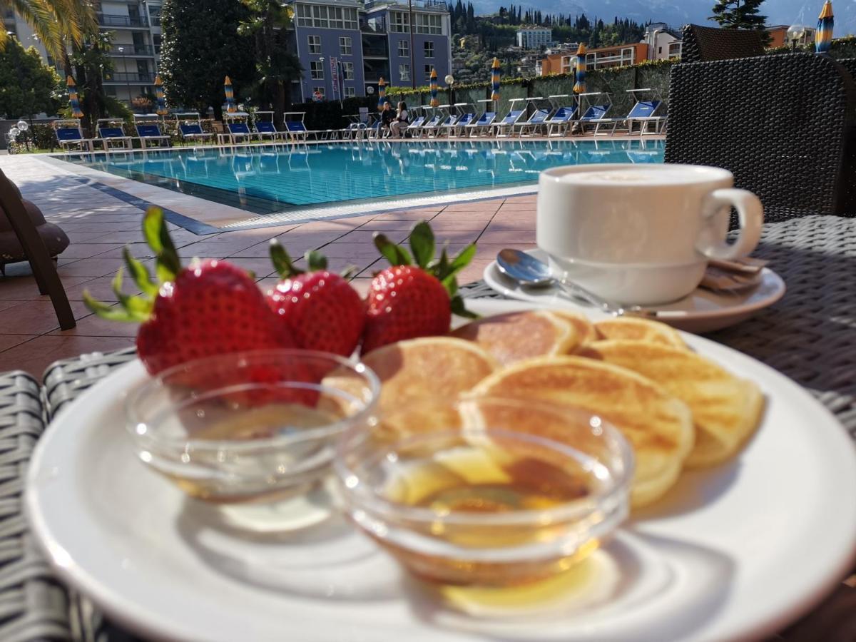 Sunlake Hotel Riva del Garda Bagian luar foto