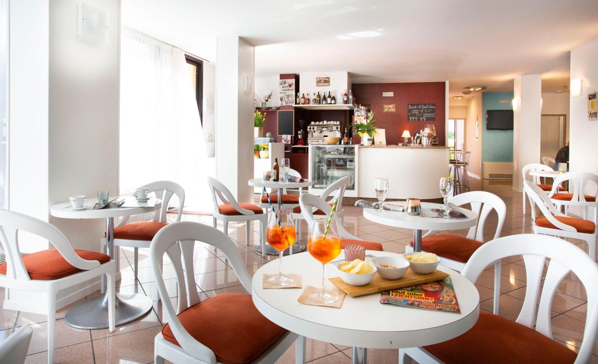 Sunlake Hotel Riva del Garda Bagian luar foto