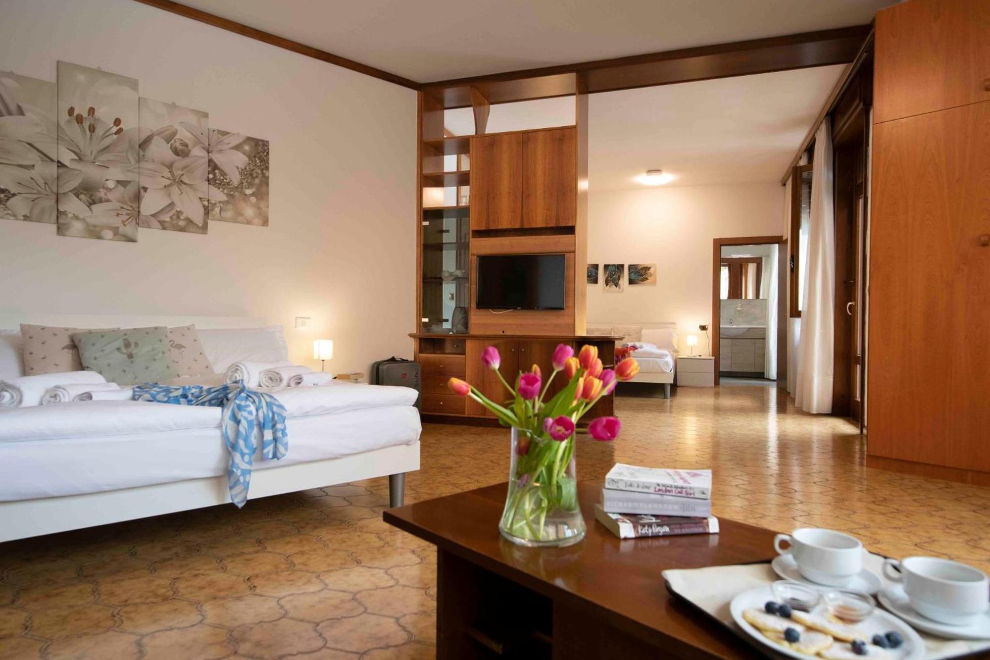 Sunlake Hotel Riva del Garda Bagian luar foto